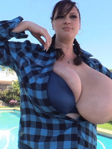 Lana Kendrick simply at poolside showing her big melons 2 378x502 - Lana Kendrick simply at poolside showing her big melons